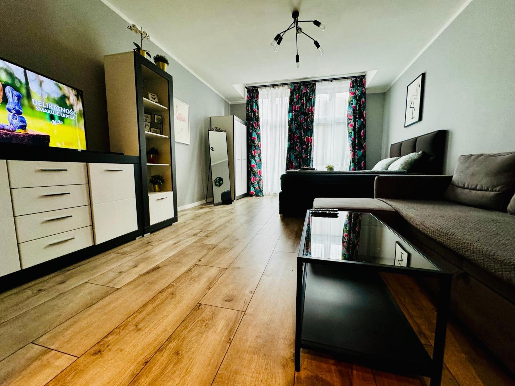 Apartament Flaming Deluxe Z Balkonem - Scisle Centrum Naprzeciwko Pkp I Pks - Self Check In - Darmowy Parking - Pozne Wymeldowanie Do 12 - Wystawiamy Fv オポーレ エクステリア 写真