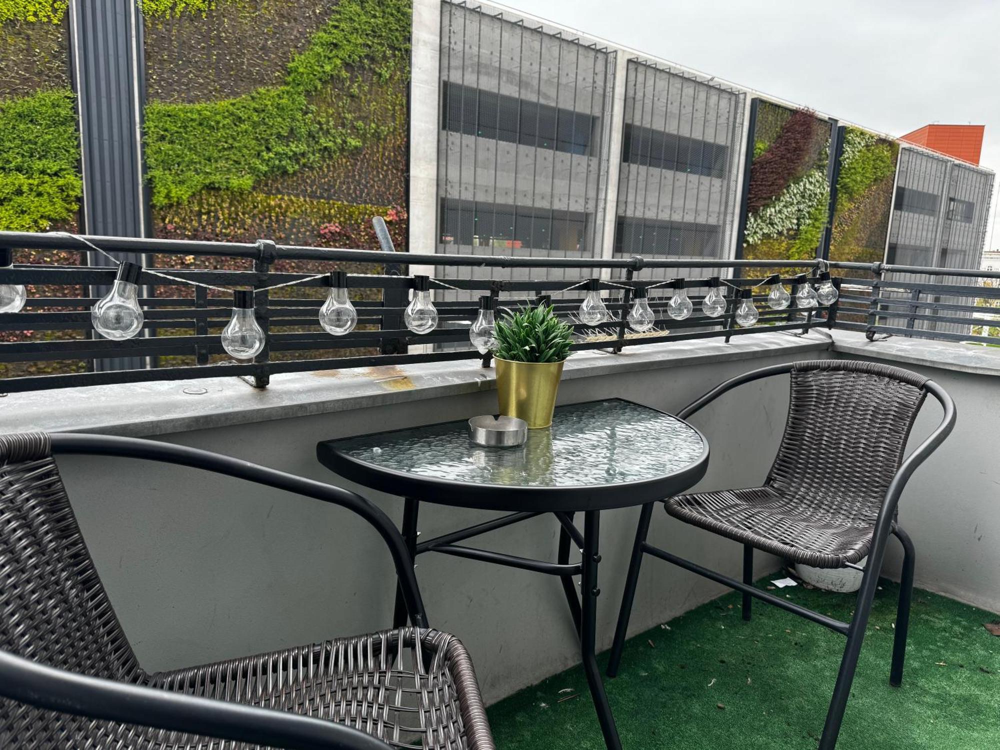 Apartament Flaming Deluxe Z Balkonem - Scisle Centrum Naprzeciwko Pkp I Pks - Self Check In - Darmowy Parking - Pozne Wymeldowanie Do 12 - Wystawiamy Fv オポーレ エクステリア 写真