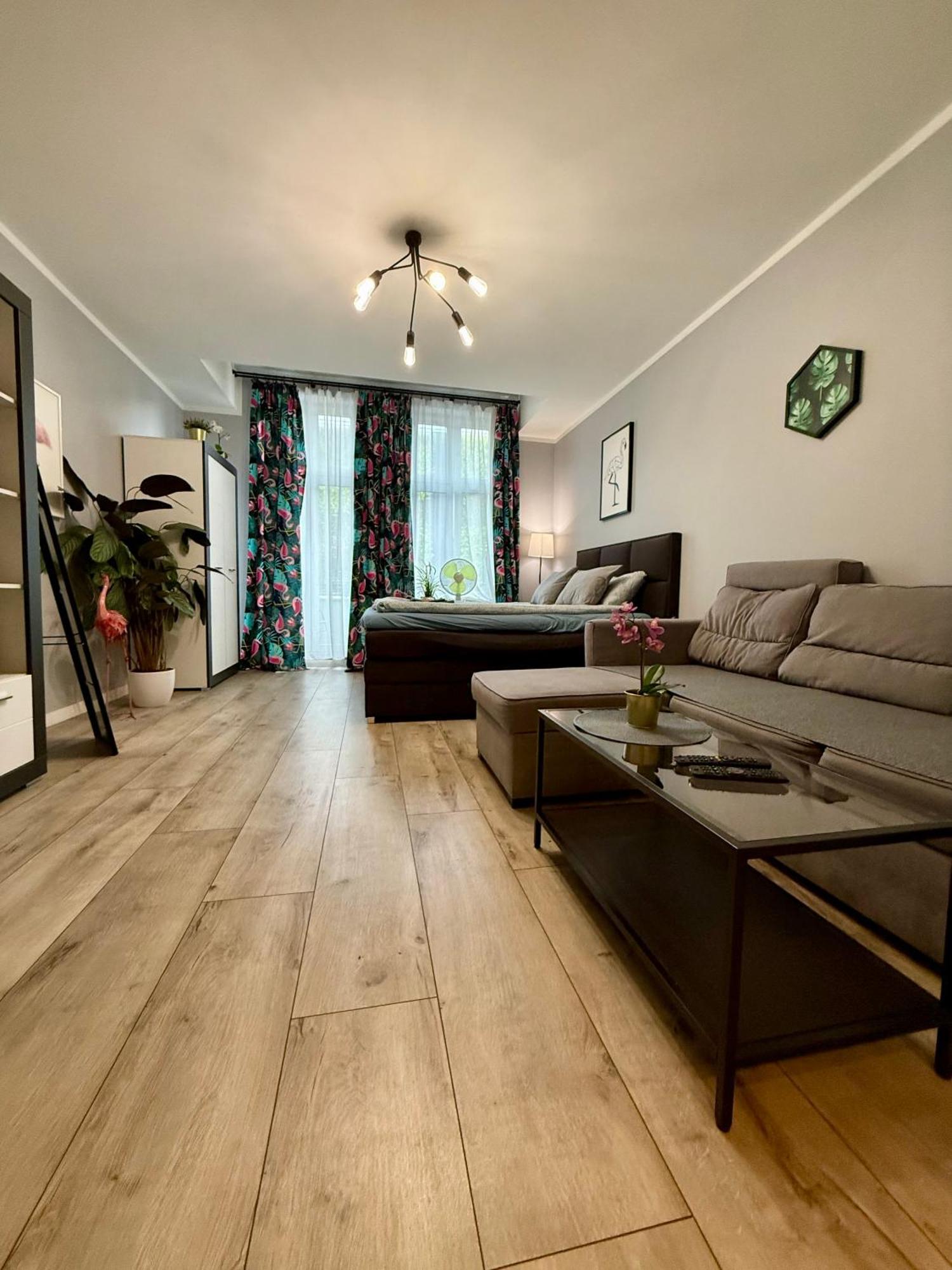 Apartament Flaming Deluxe Z Balkonem - Scisle Centrum Naprzeciwko Pkp I Pks - Self Check In - Darmowy Parking - Pozne Wymeldowanie Do 12 - Wystawiamy Fv オポーレ エクステリア 写真